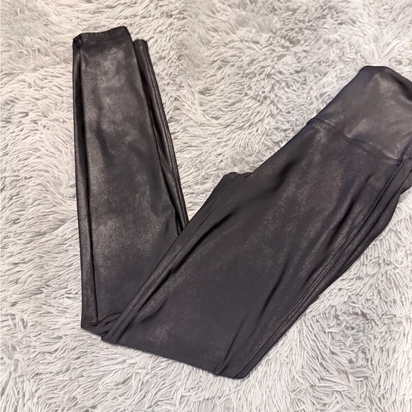 Spanx Black Leggings w/free Hooded Top - Picture 4 of 12